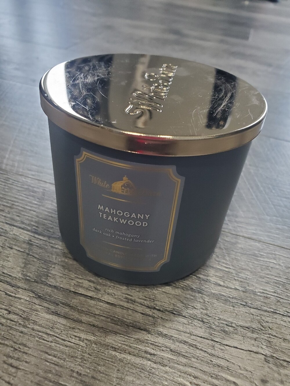White Barn bath and body works Mahogany Teakwood Candle